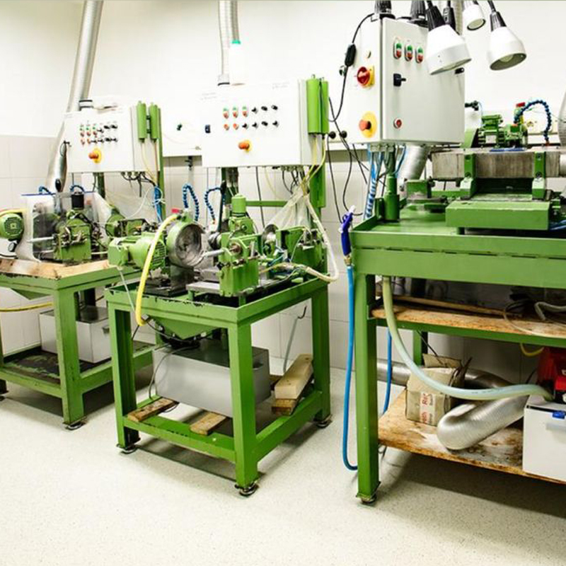 Gemstone Cutting Factory - Cutting Machines